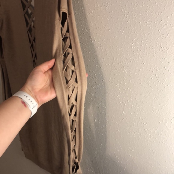 Runaway taupe sweater with cross cross back and sleeves size M side slits - Picture 4 of 7